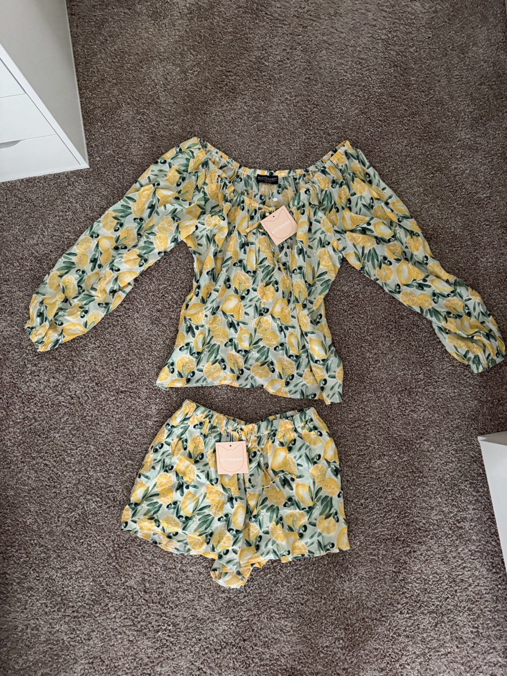 Kittenish Yellow and Green Lemon Print Set